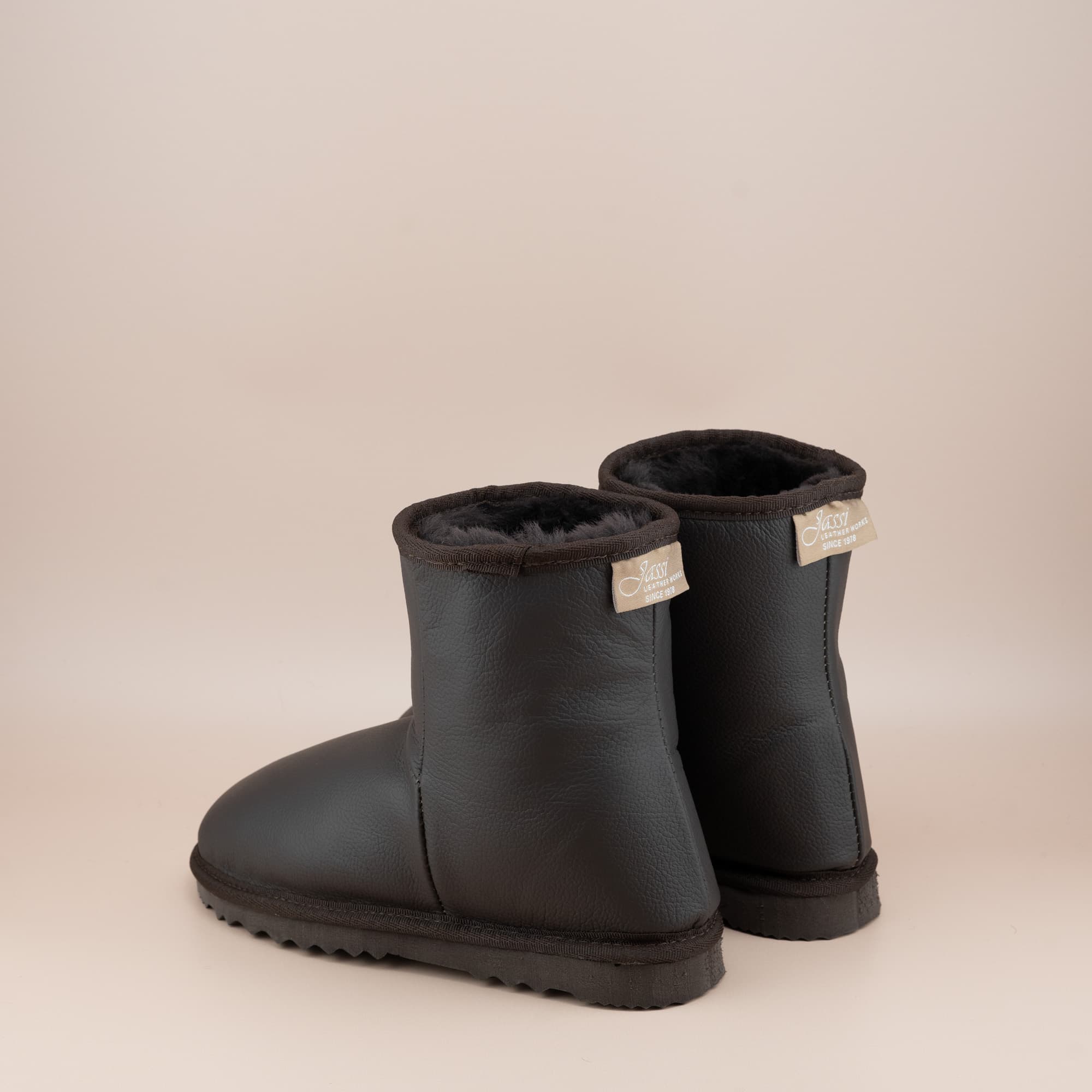 Women s Short Leather Ugg Boot